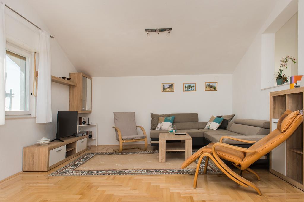 Apartments Rose Каштела Экстерьер фото