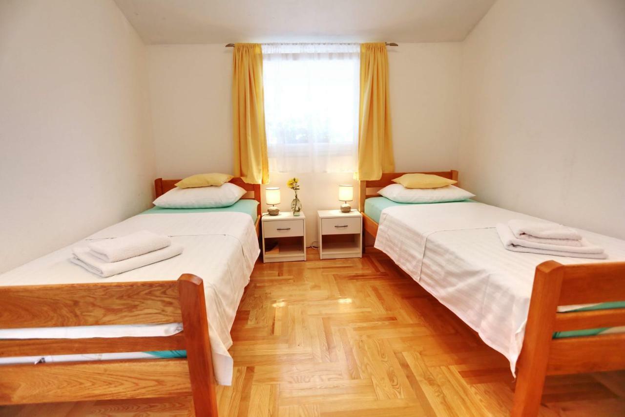 Apartments Rose Каштела Экстерьер фото