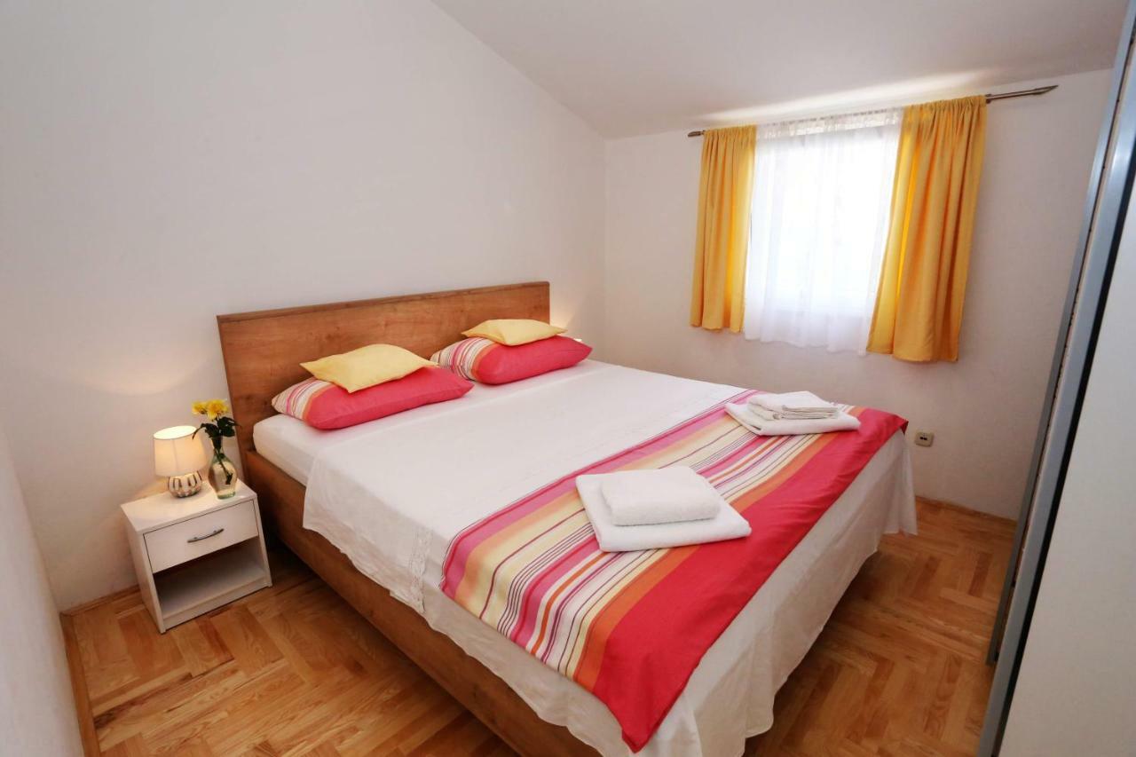Apartments Rose Каштела Экстерьер фото